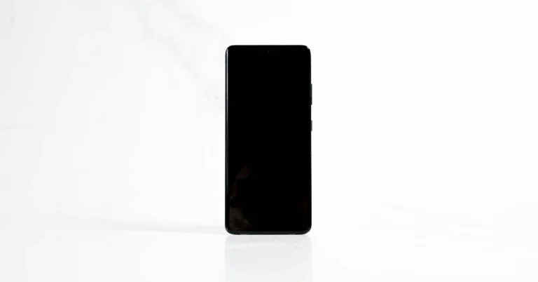 Top 7 ways to fix an Android phone stuck in the black screen (2024)