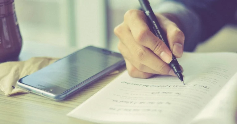 Top 3 ways to save an article or webpage as a PDF on your phone (2024)