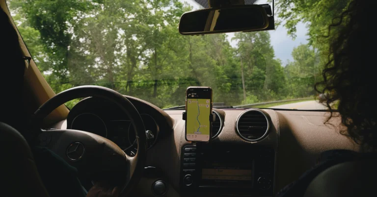 How to create and save custom routes in Apple Maps (iOS 18)