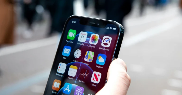 How to share the WiFi password as a QR code on iOS 18