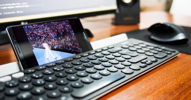 Top 2 ways to summarise a YouTube video on your phone using Gemini AI (2024)