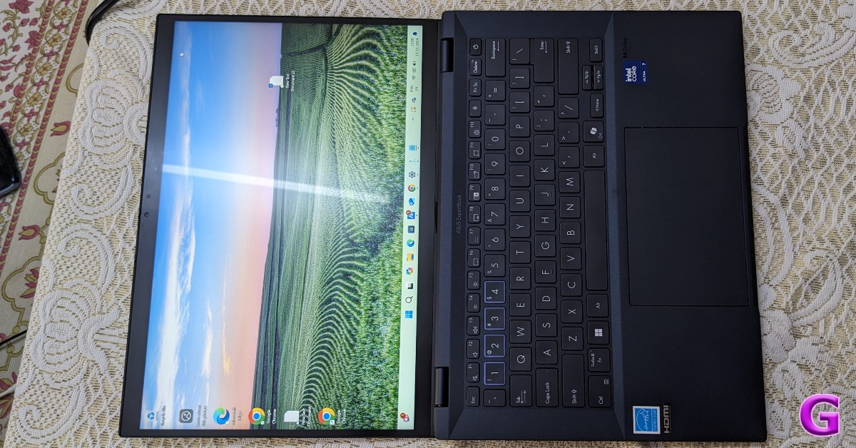 ASUS ExpertBook B5 (B5404CMA) Review: Design and Display