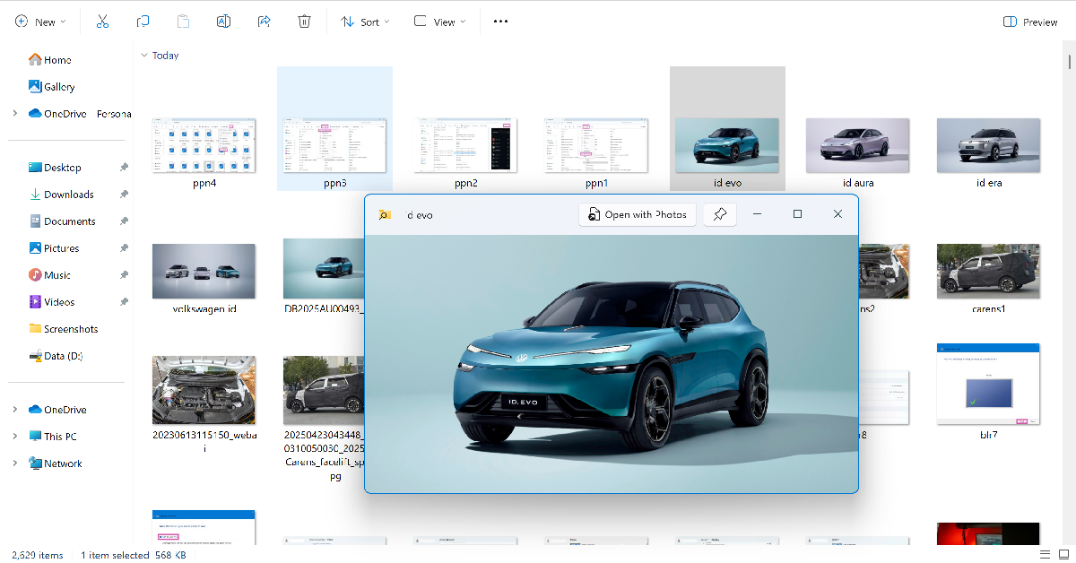 Step 4: Click on a file and press Ctrl + Space to preview it.