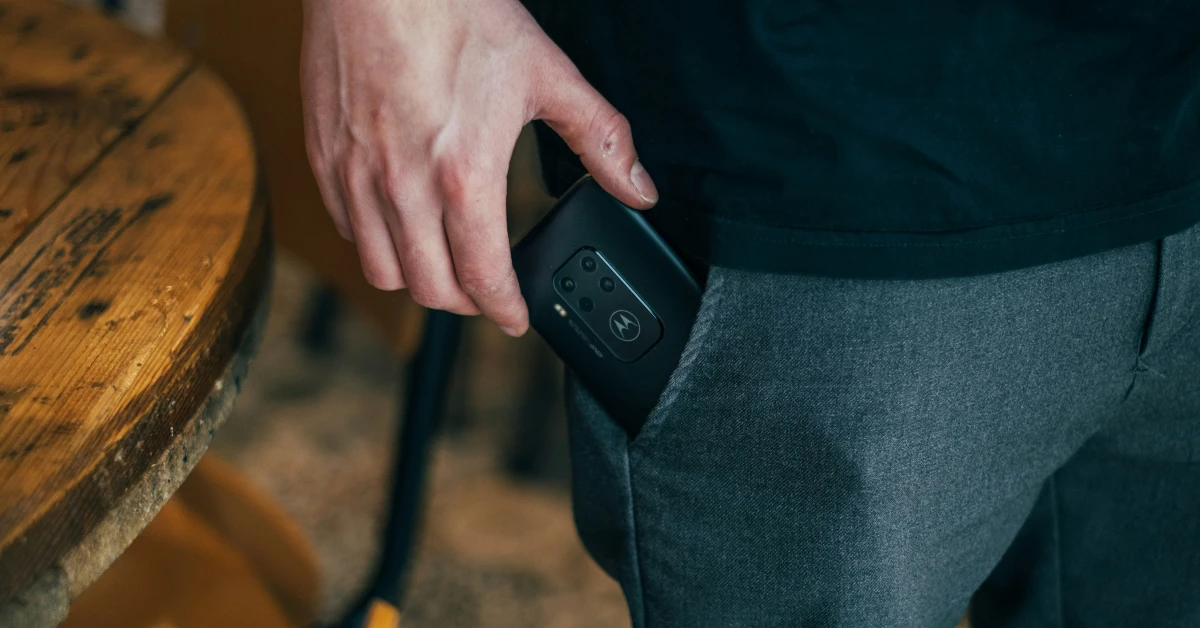 do not keep phone in pocket