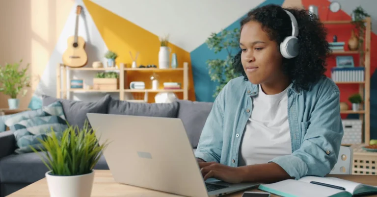 World Students’ Day 2025: Top 10 tech gadgets for students!