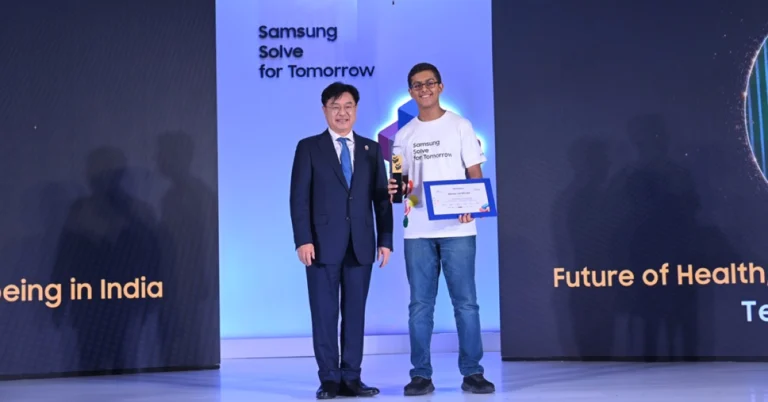 16-year-old won national Samsung Solve for Tomorrow 2025 for developing Paraspeak