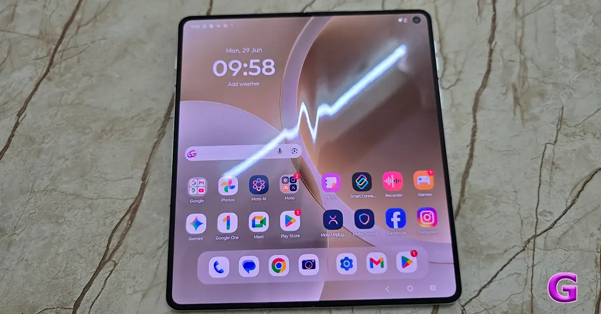 review of Motorola Razr Fold 