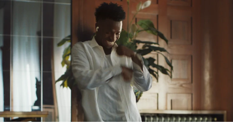 Apple’s Clever New AirPods Pro 3 Commercial Dança Uses Zero Music to Flex ANC Power